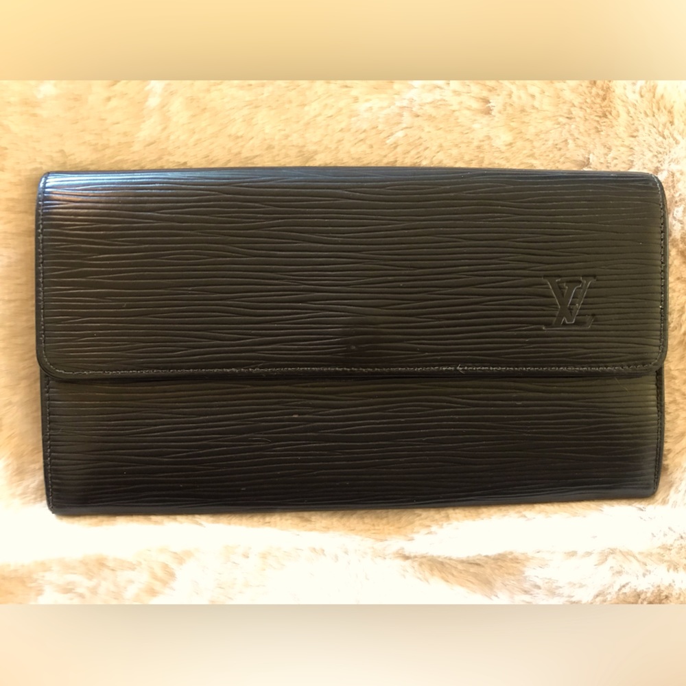 Louis Vuitton black EPI leather long Sarah wallet